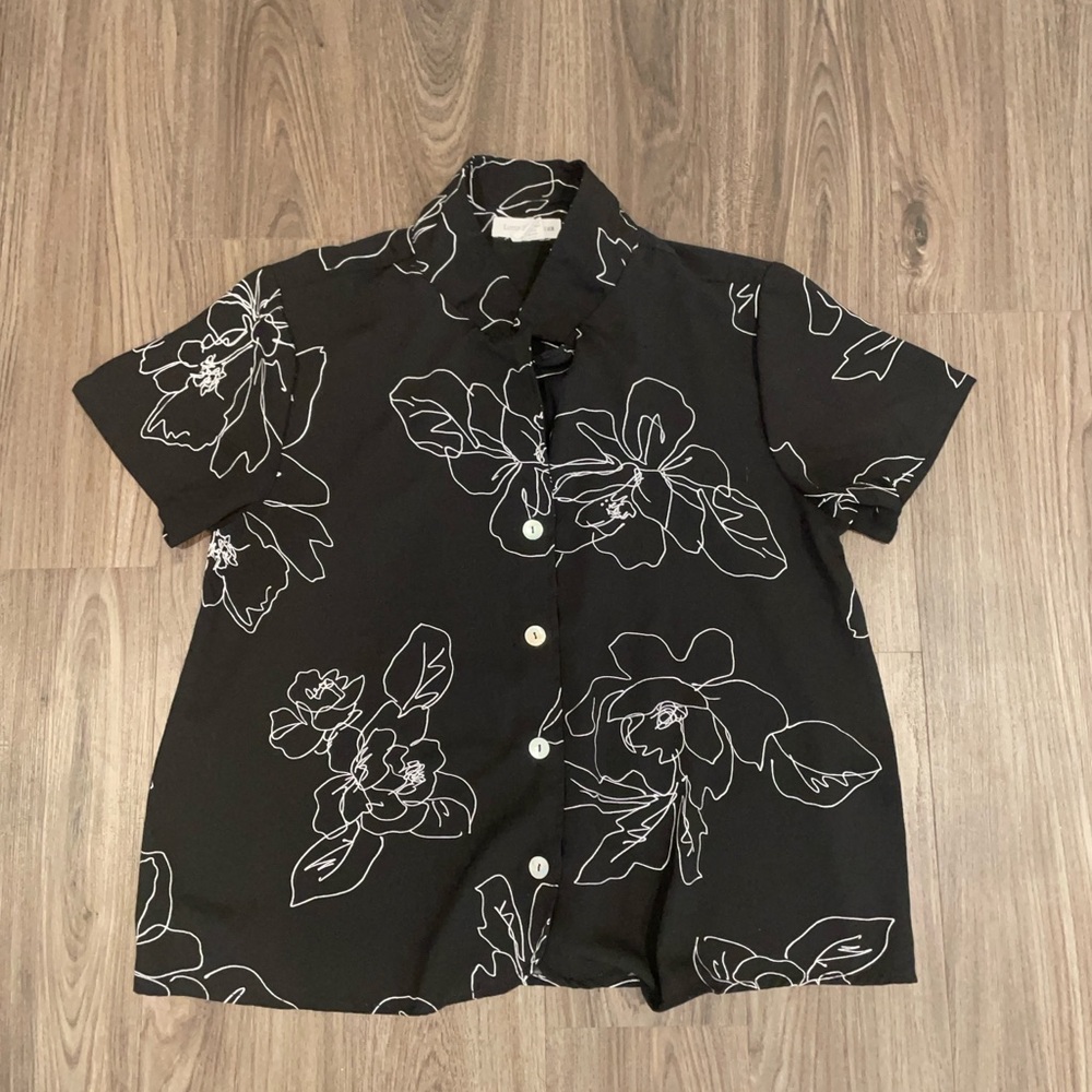 Floral Black Shirt size M